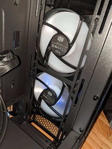 Cooler master RGB fans not working properly : pcmasterrace