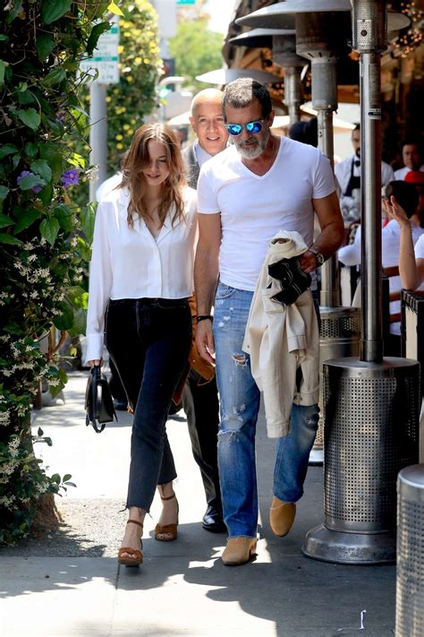 Stella Banderas has lunch with her father Antonio Banderas -11 | GotCeleb