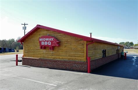 Midway BBQ | Roadfood