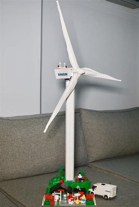 Wind Turbines are fascinating structures. : lego