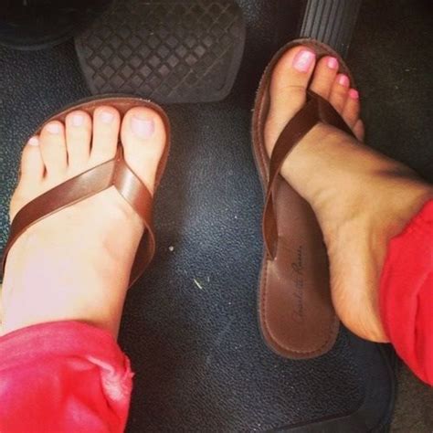 Flip Flop Sandals, Shoes Sandals, Heels, Pedal Pumping, Men Nail Polish, Pink Toes, Foot Toe ...