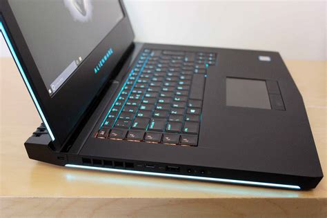 Alienware R15 R3 Gaming Laptop Review - VGU