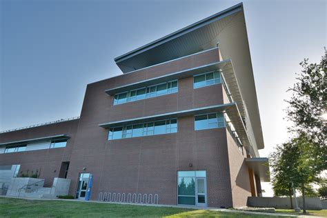 UNT – Dallas Campus – DGB Glass, Inc.