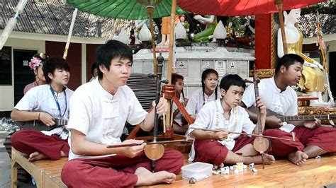 Traditional Thai Music in the Street 2 (HD) - YouTube