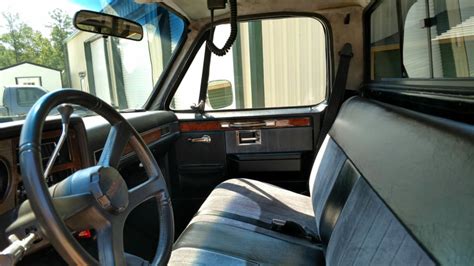 Rodney O 1986 Chevy K10 Interior - LMC Truck Life