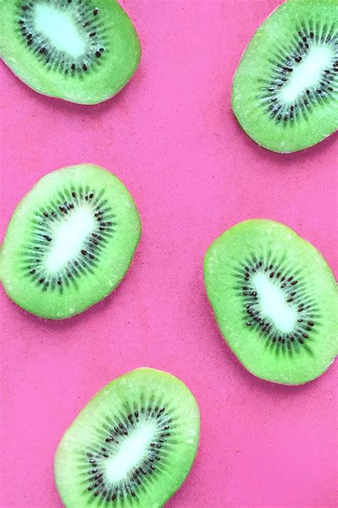 Kiwi Allergy: Symptoms, Triggers, and More | Common food allergies, Food allergies, Signs of ...