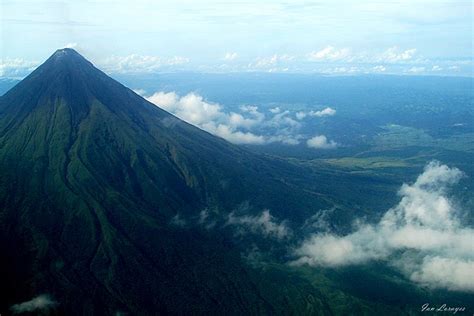 mayon volcano aerial view | mayon volcano legazpi city | Flickr - Photo ...