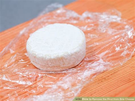 How to Remove the Rind from Brie Cheese: 13 Steps (with Pictures)