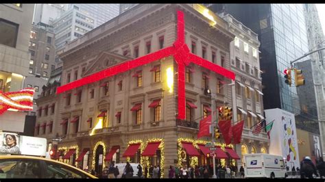 15 Must See Christmas Decorations in New York City 2017 - YouTube