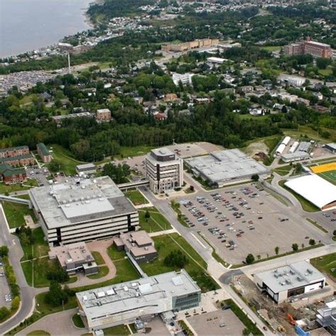 Le campus de l'Université du Québec à Chicoutimi (Saguenay) | Download Scientific Diagram