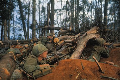 american-marines-take-cover-during-vietnam-war - Vietnam War: Tet Offensive Pictures - Vietnam ...