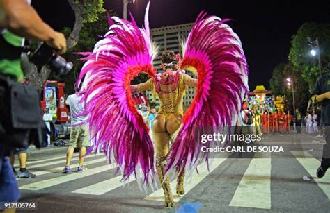 29 Back View Of A Dancer Rio De Janeiro Carnival Stock Photos, High-Res ...