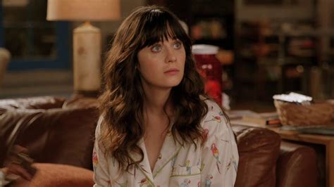 Zooey Deschanel in New Girl - Naked - 1.04 - Zooey Deschanel Image ...