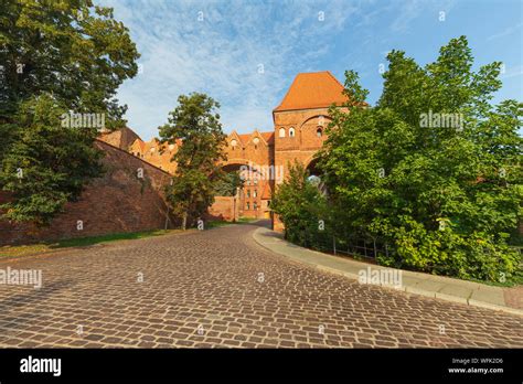 Medieval Teutonic castle in Toruń Stock Photo - Alamy