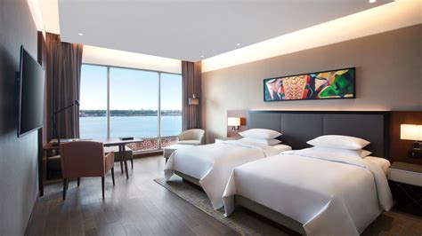 Luxurious Waterfront Rooms in Kochi (Cochin) | Grand Hyatt Kochi Bolgatty