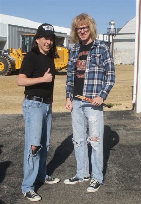 Wayne and Garth (Wayne's World) cosplay. This is hilariously awesome ...