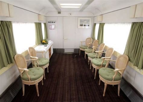 A peek inside the Queen's Royal Train - Somerset Live