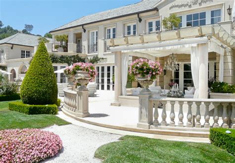 Lisa Vanderpump Has Sold Her Beverly Park Mega Mansion For $19 Million; Says 'It's Just Too Big ...