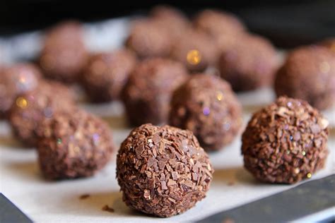 Gluten Free Alchemist: Chocolate Truffles - dark, rich, decadent & delicious