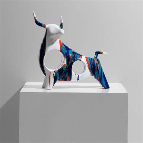 Graffiti Bull Sculpture – Allthingscurated