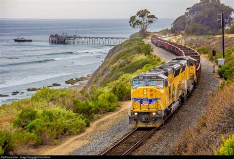 UP 9906 Union Pacific SD59MX at Carpenteria, California by Chris Mohs ...