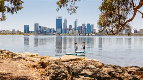 Teenage Girl Dies After Shark Attack in Australian River - The New York Times