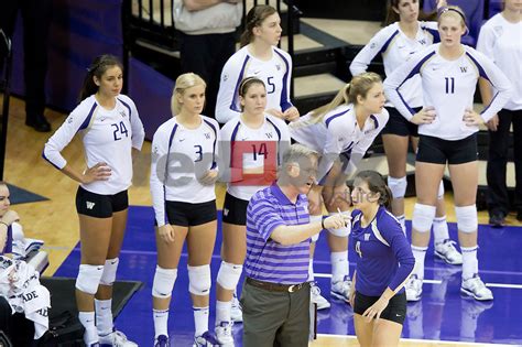 University of Washington (UW) women's volleyball team plays UCLA | Huskies Photo Store | Red Box ...