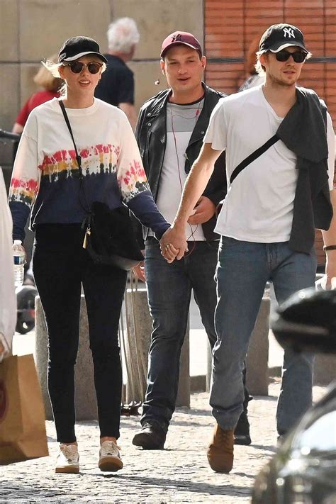 Taylor Swift and Boyfriend Joe Alwyn Hold Hands During Walk in Paris