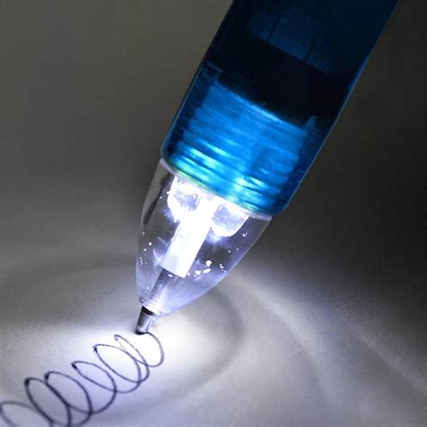 Lighted Pen | Cool Tools