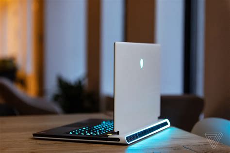 Alienware X14 review: smaller size, smaller performance - The Verge