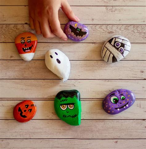 7 Halloween Rock Painting Ideas | Easy Halloween Crafts for Kids