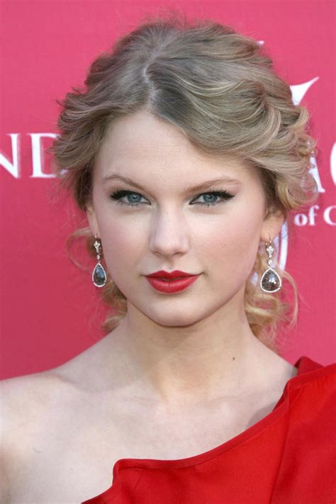 taylor swift red lip classic > Purchase - 53%