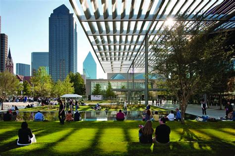 Downtown Dallas' Best Attractions: Attractions in Dallas