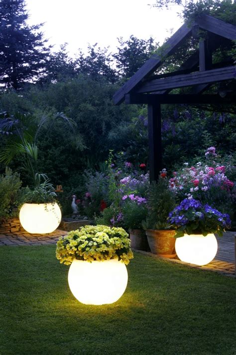 How to decorate your garden | HomeMajestic