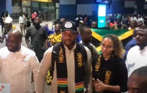 Asafa Powell Arrives in Ghana to "King's" Welcome - Nationwide 90FM