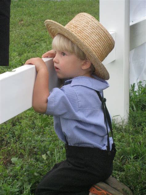 amish children playing - Google Search Amish Family, Amish Farm, Amish Country, Country Blue ...