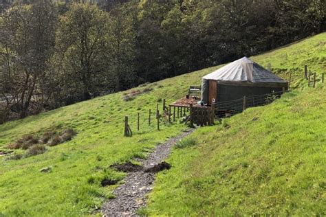 15 Brilliant Glamping in Yorkshire: Pods, Huts and More!