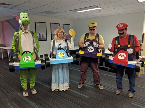 Mario Kart 2018 | Halloween Costume Contest