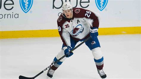 Nathan MacKinnon Net Worth, Career, Endorsements, Girlfriend, Family ...