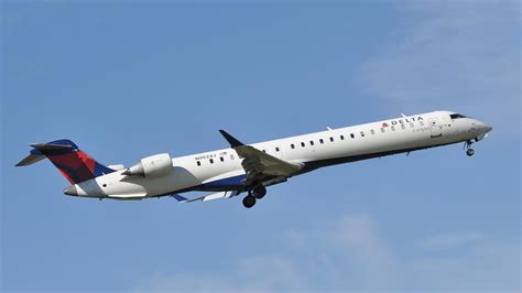 CRJ-900 flying | Delta News Hub