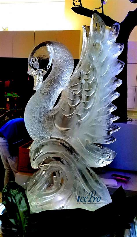 Pin by Yayat roechyat on Ice carving for wedding party | Ice sculptures, Ice sculpture wedding ...