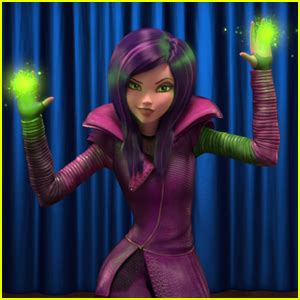 VIDEO: Dove Cameron Sings New ‘Descendants: Wicked World’ Song | Descendants, Dove Cameron ...