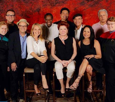 Voyager cast back together again! With 2 fans. STLV 2015. | Star trek voyager, Star trek, Star ...