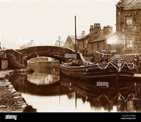 Leeds and Liverpool Canal Skipton Victorian period Stock Photo - Alamy