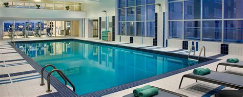 Calgary Hotel Pool and Fitness Centre | Courtyard Calgary Airport