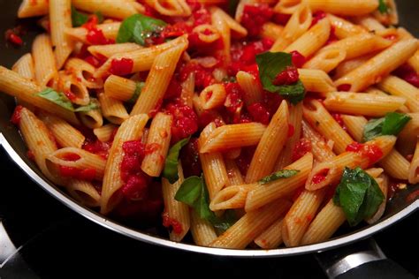 Pâtes à l'arrabbiata : le plat typiquement italien à la sauce savoureuse et piquante