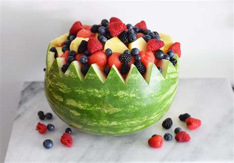 How To Carve A Watermelon Fruit Bowl - Recipes.net