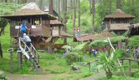 Rumah Pohon Jatiasih, Wisata Plus Uji Nyali di Bekasi