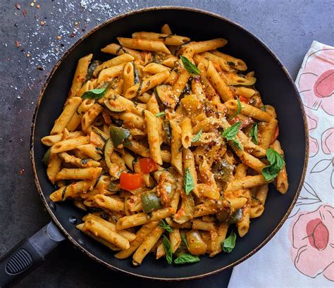 Pink Sauce Pasta Recipe | Red & White Sauce Pasta - VegeCravings