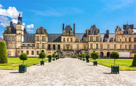 Private Sightseeing of the Palace of Fontainebleau from Paris - Paris ...